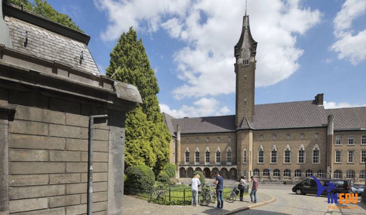 Đại học Maastricht 