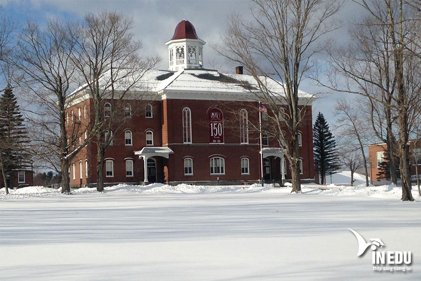 Trường trung học nội trú Maine Central Institute có gì nổi bật?