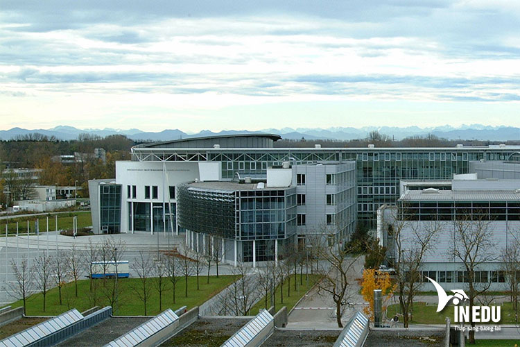 Đại học kĩ thuật Munchen (TUM) với kiến trúc hiện đại, tiện nghi