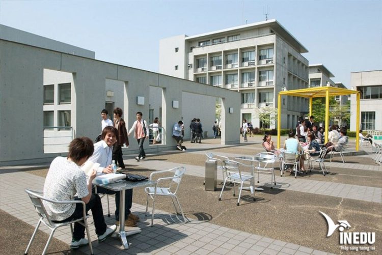 Vì sao nên chọn du học tại Đại Học Keio?