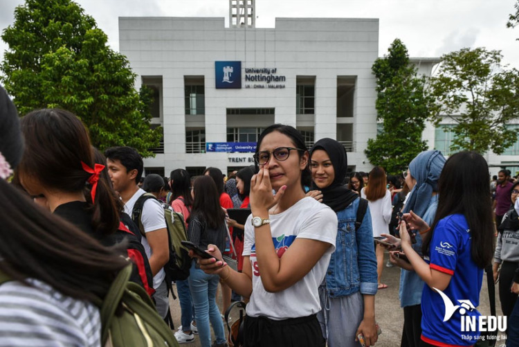 Chương trình đào tạo và Học phí của trường