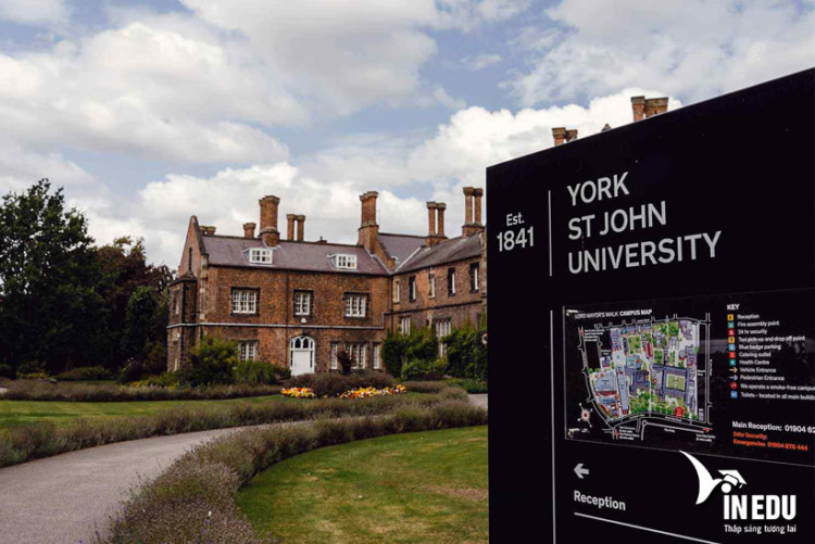 York St John University