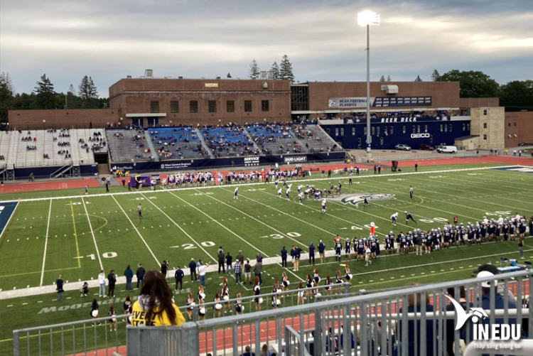 Sân vận động của University of New Hampshire