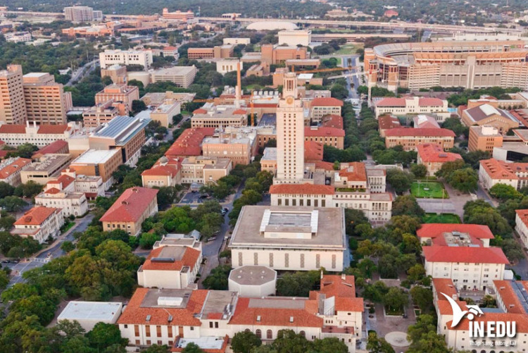 Trường tọa lạc tại thủ đô của Texas