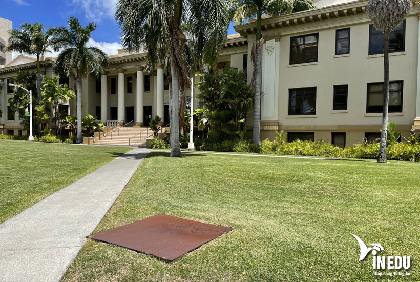 University of Hawai’I at Mãnoa