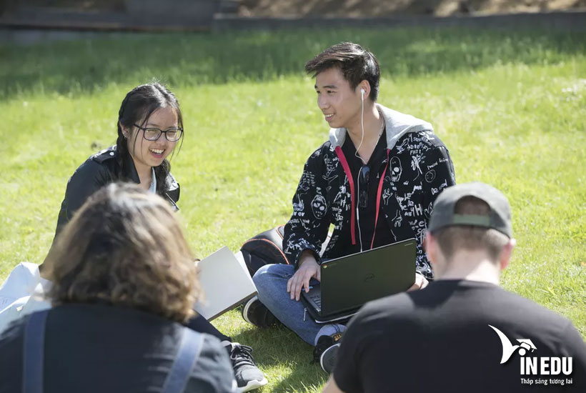 Điểm nổi bật của High School at Vancouver Island University