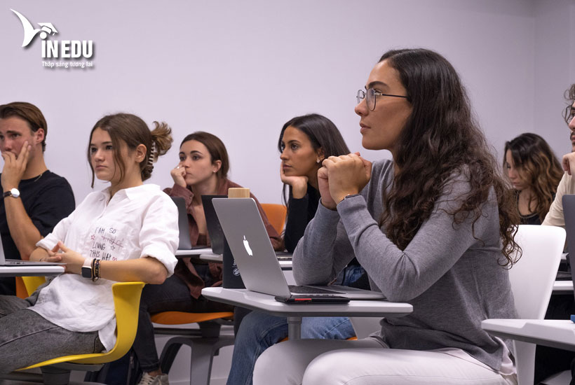 Chương trình đào tạo tại Geneva Business School