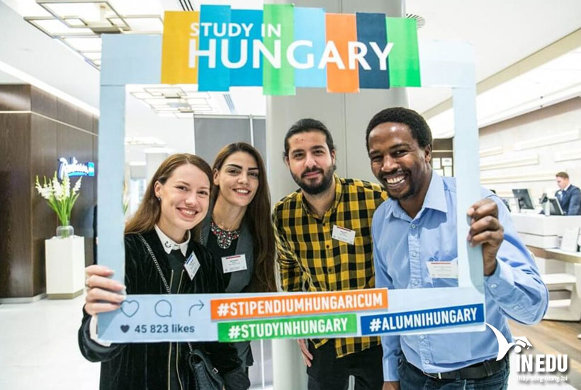 Hungary có nhiều trường đại học giảng dạy bằng tiếng Anh